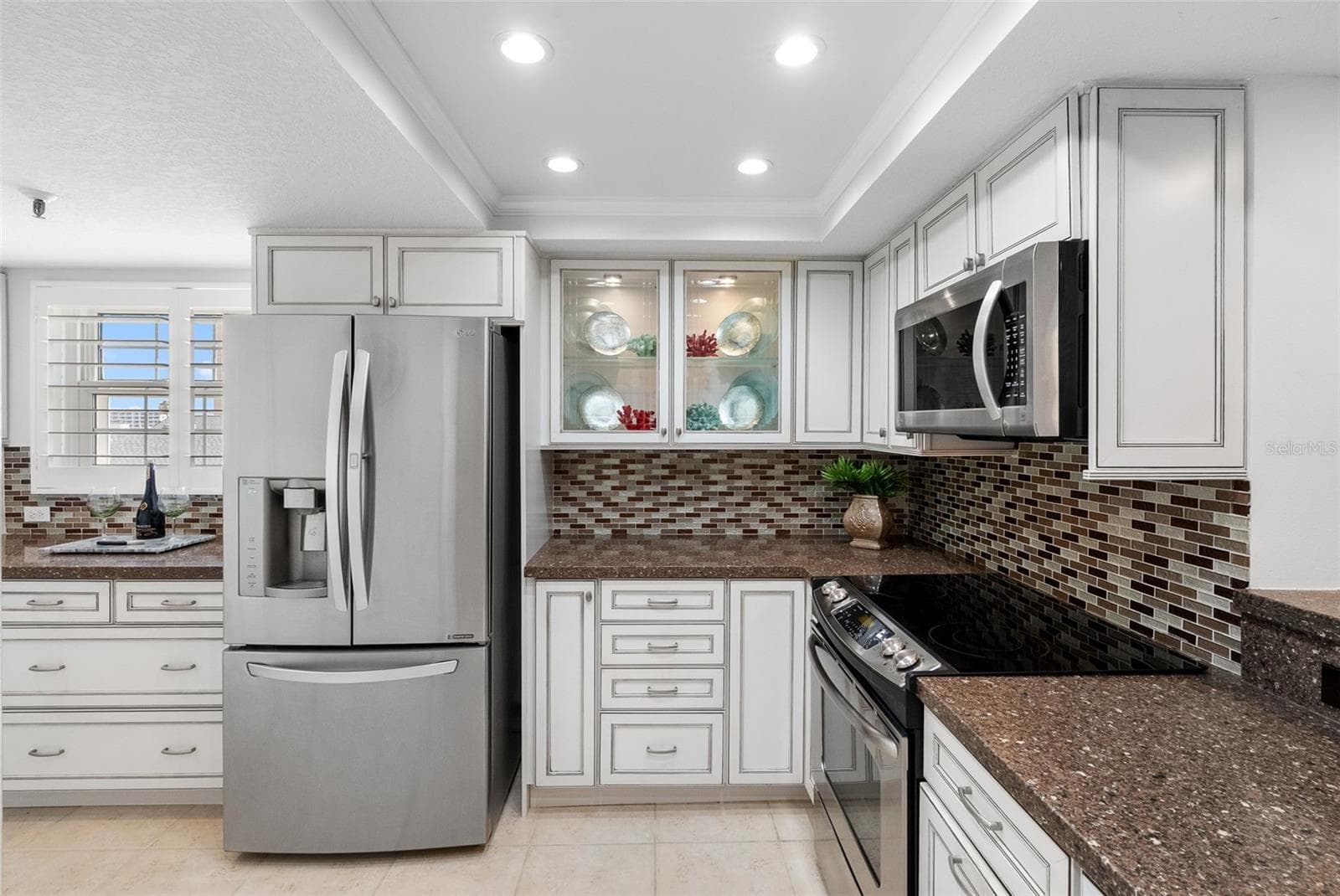 Soft Close Kraftmaid, Silestone Quartz - 17980 GULF BLVD #401, REDINGTON SHORES