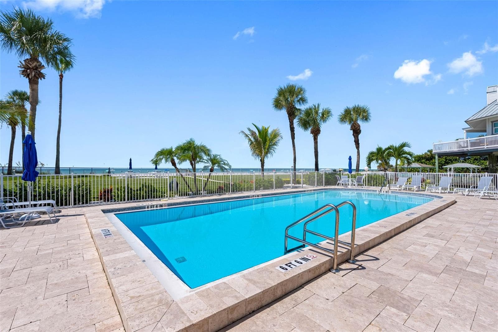 Gulfside heated pool - 17980 GULF BLVD #401, REDINGTON SHORES