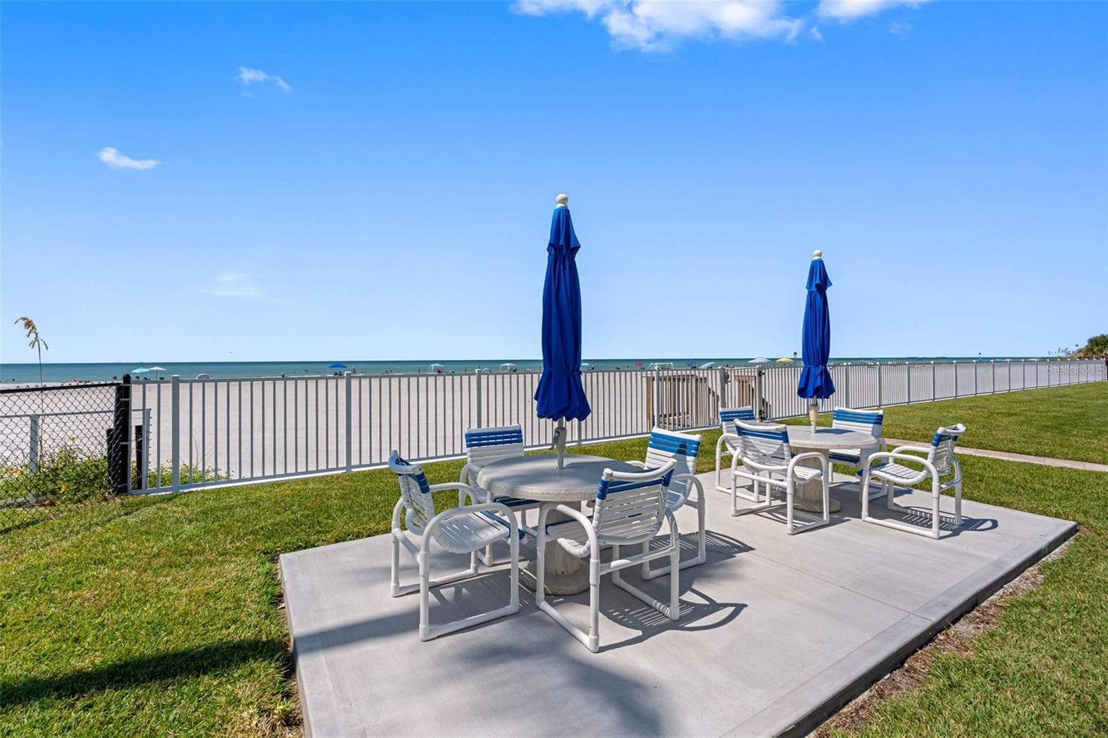 Beachside Patio area - 17980 GULF BLVD #401, REDINGTON SHORES