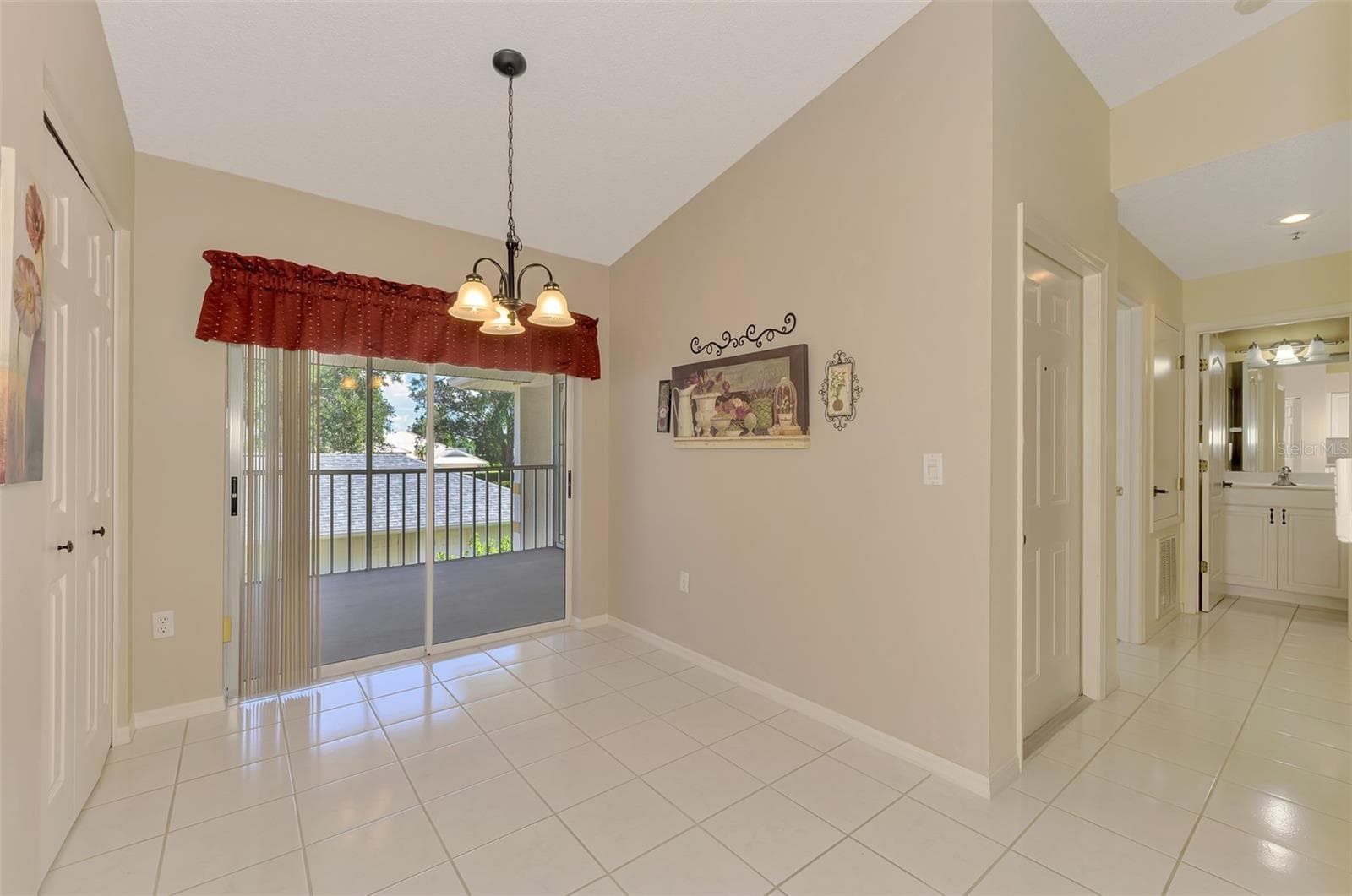 Condominium at 6904 DREWRYS BLF #807, BRADENTON, photo 12 of 45