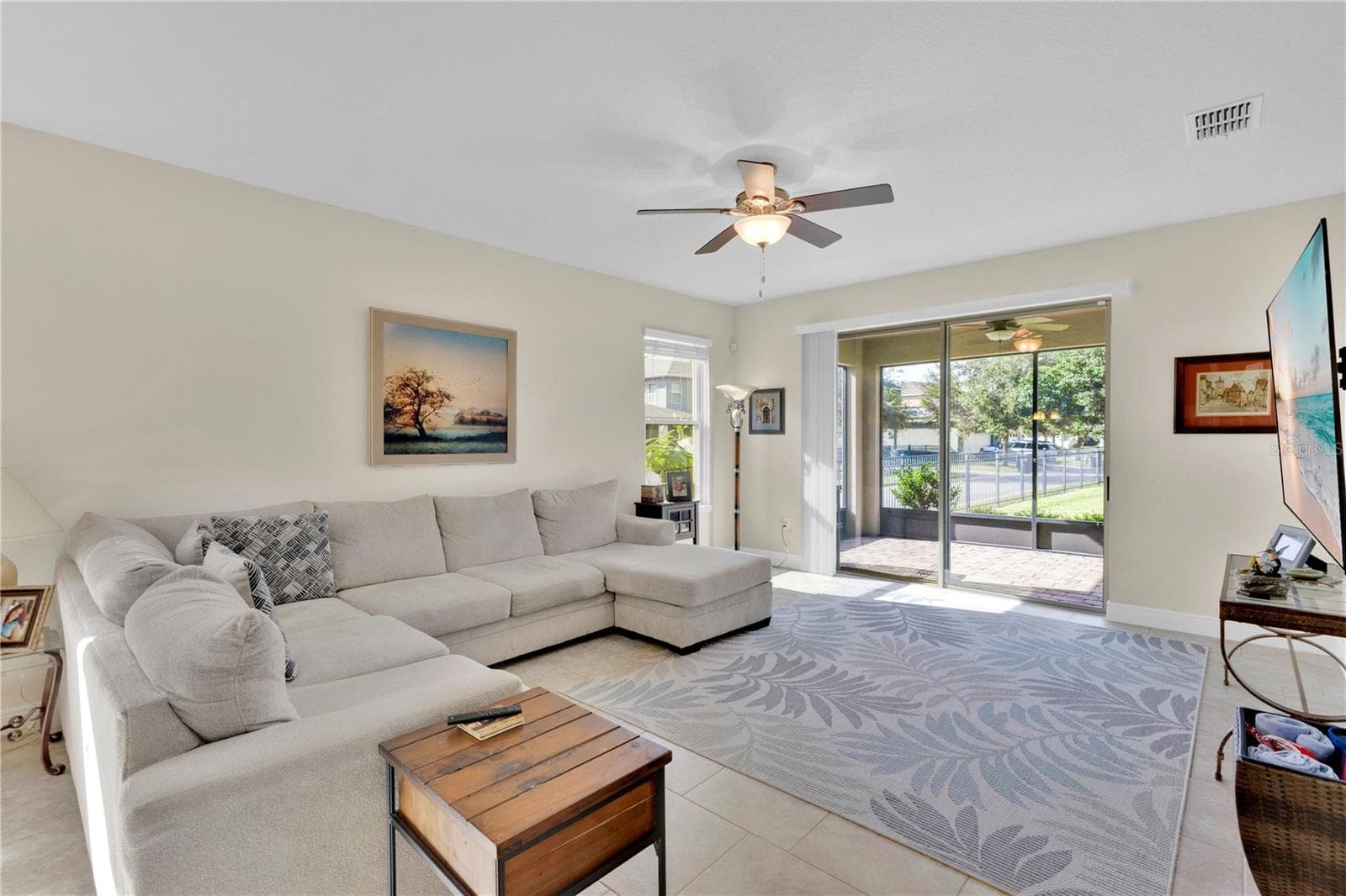 Single Family Residence at 8711 EDEN COVE DR, WINTER GARDEN, photo 6 of 37