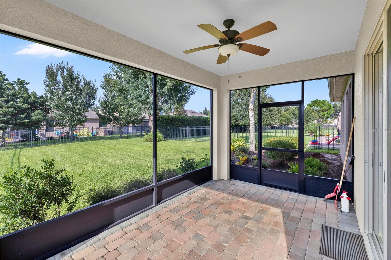 Single Family Residence at 8711 EDEN COVE DR, WINTER GARDEN, photo 24 of 37
