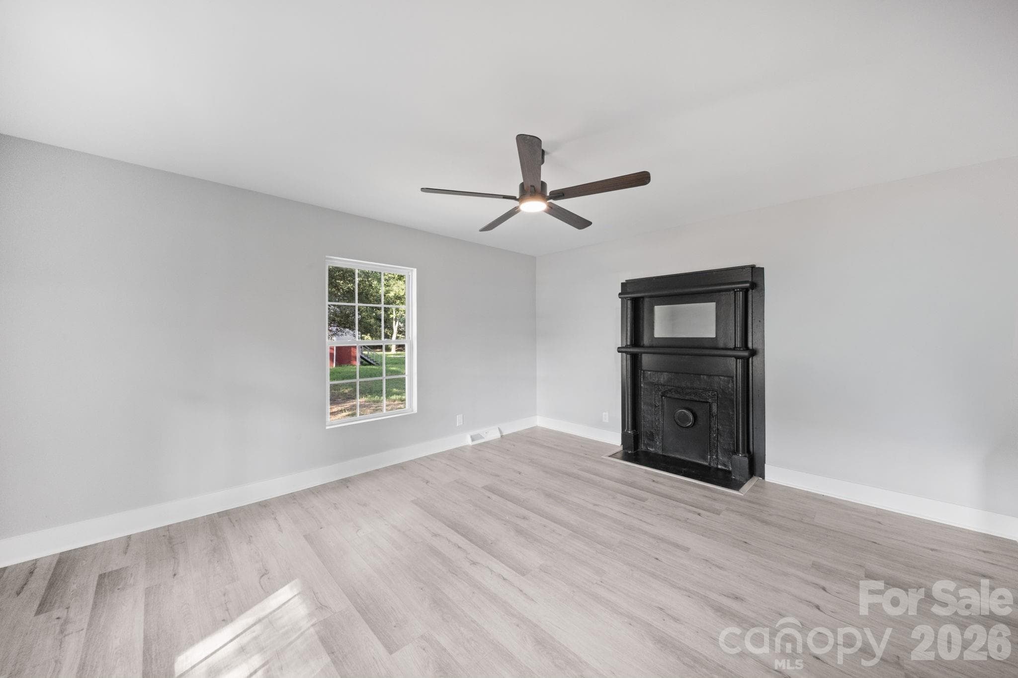 Single Family Residence at 807 N Walnut Street, Kannapolis, photo 6 of 24