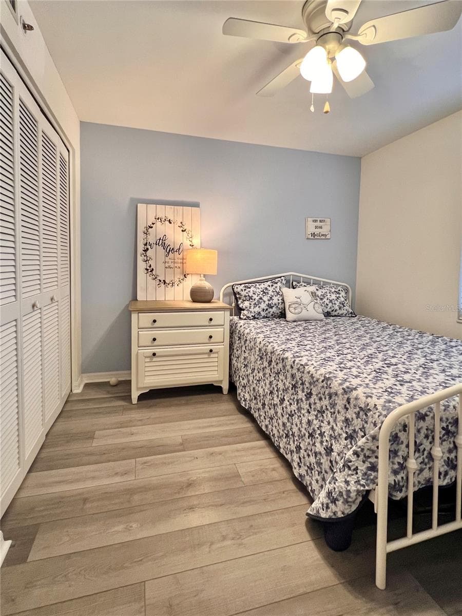 Fully furnished 2nd bedroom with ample closet space - 6501 STONE RIVER RD #104, BRADENTON