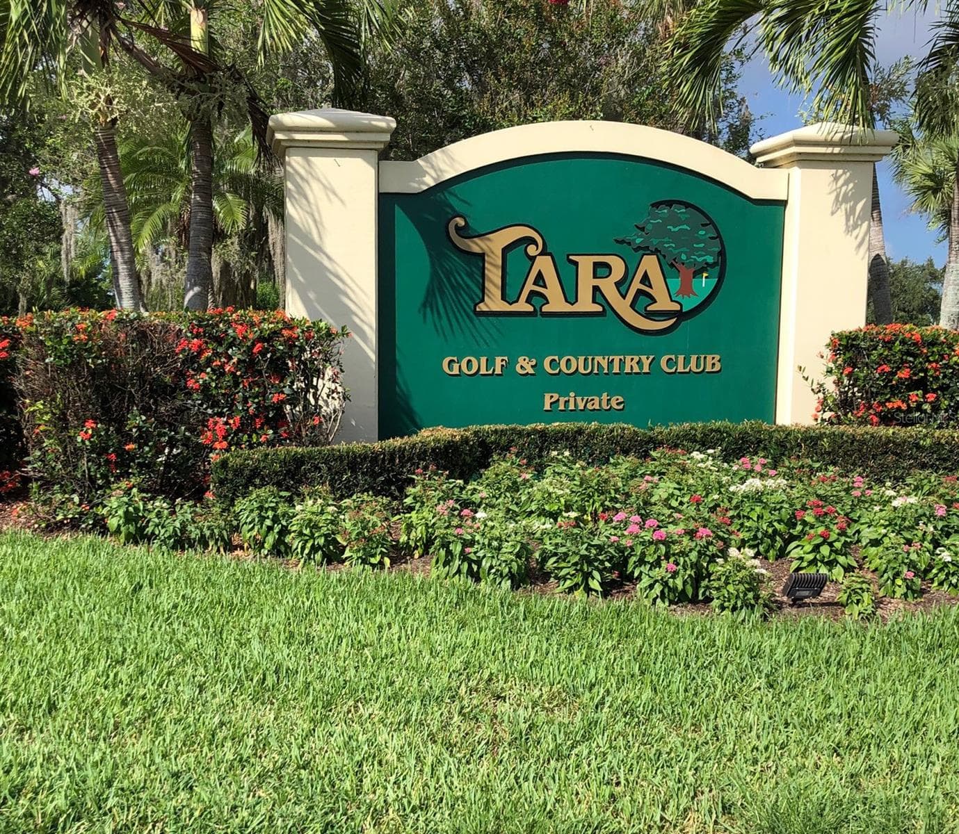 Deeded with the property is a Class A Golf Membershipp in the private Tara Golf and Country Club - 6501 STONE RIVER RD #104, BRADENTON