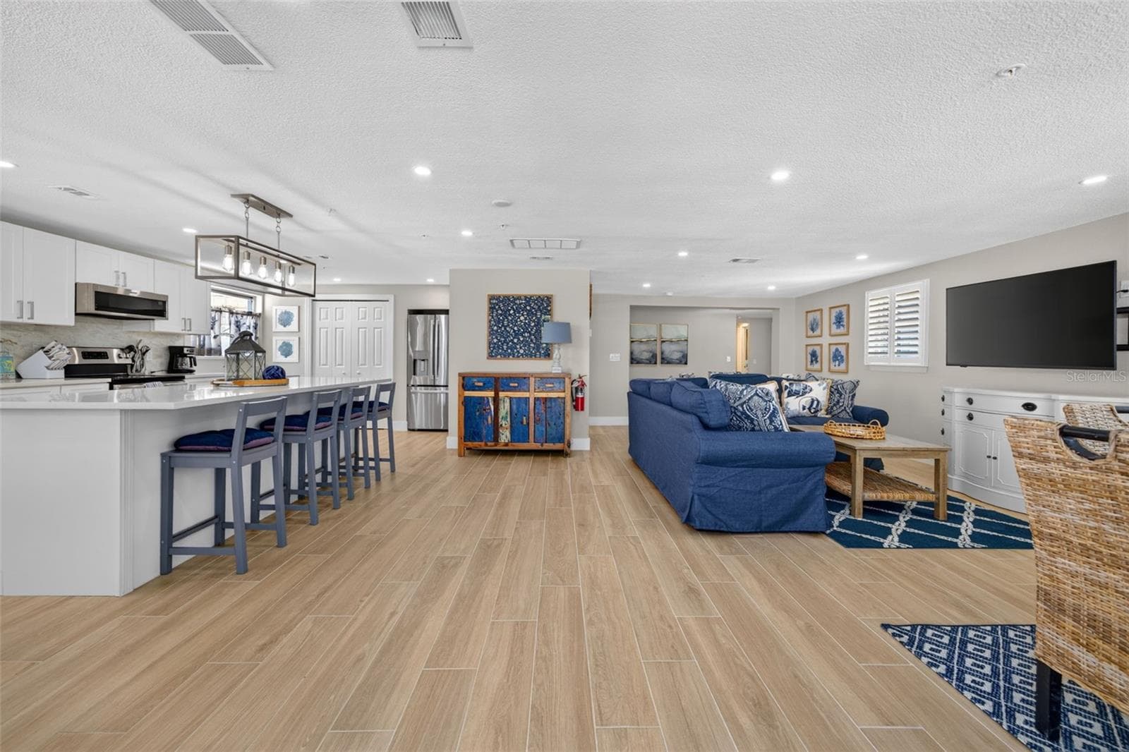 Single Family Residence at 401 63RD ST, HOLMES BEACH, photo 7 of 49