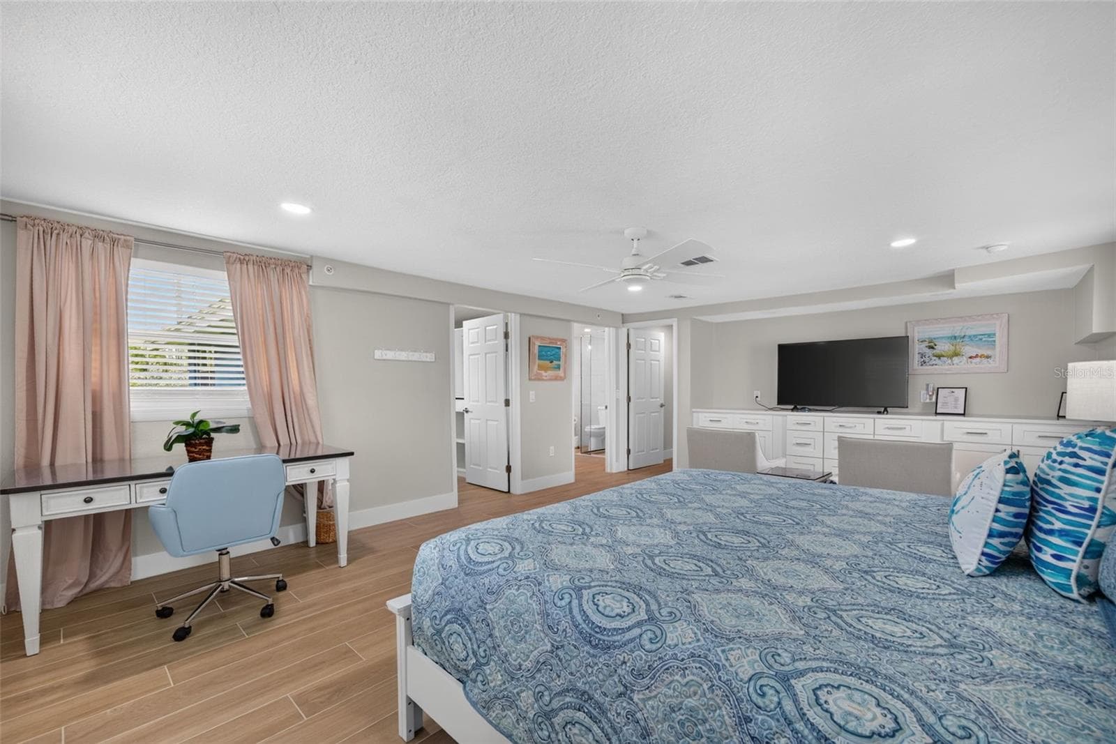 Single Family Residence at 401 63RD ST, HOLMES BEACH, photo 23 of 49