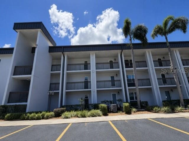 1740 PINE VALLEY DR #205