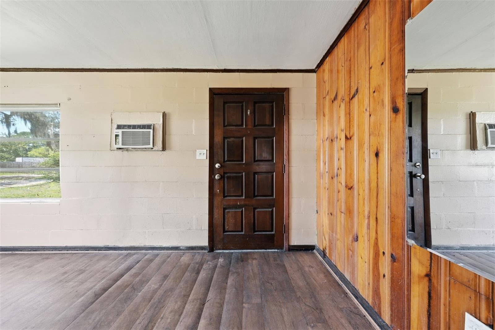 Single Family Residence at 45828 DEER ST, PAISLEY, photo 11 of 40
