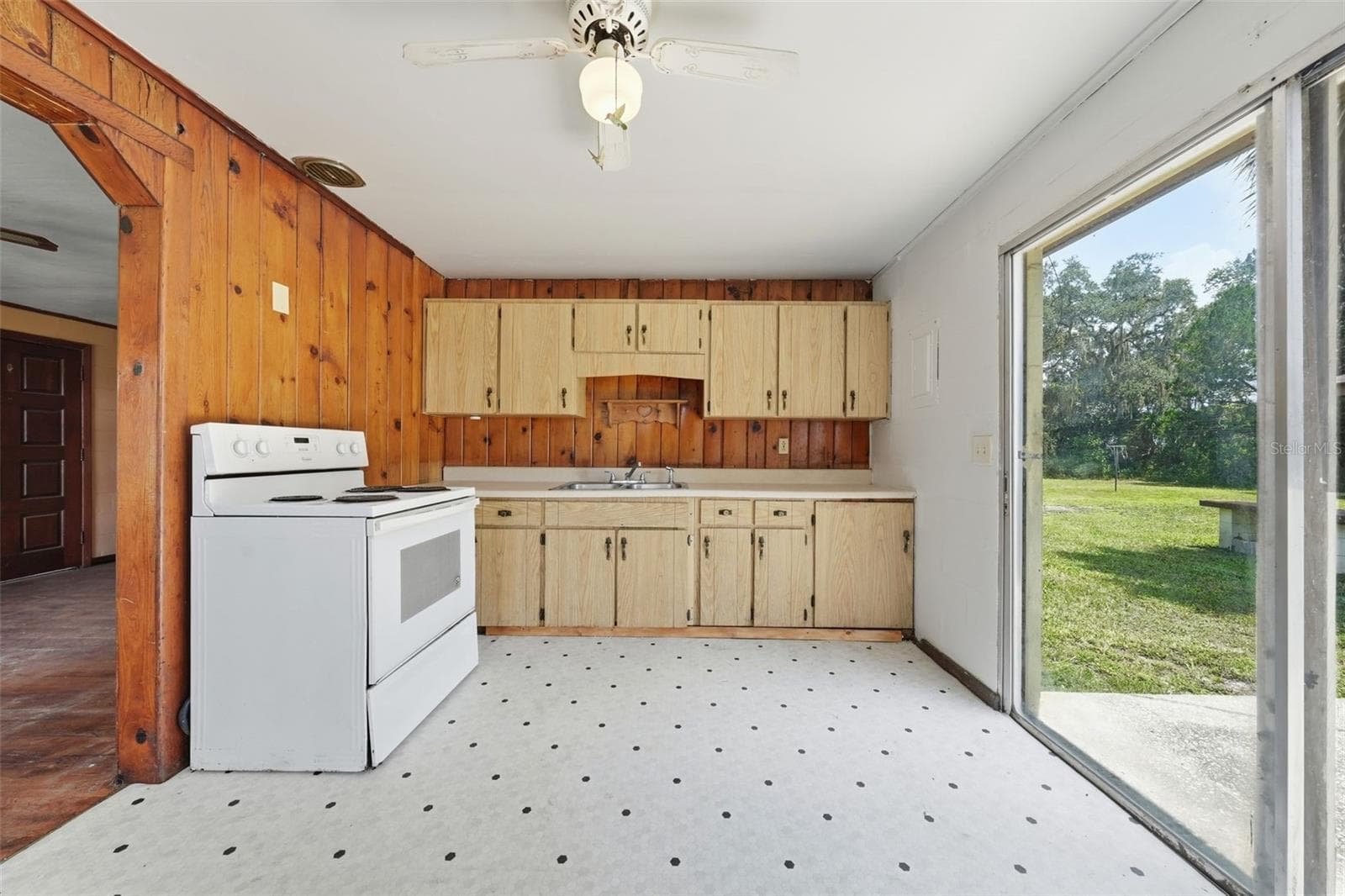 Single Family Residence at 45828 DEER ST, PAISLEY, photo 15 of 40