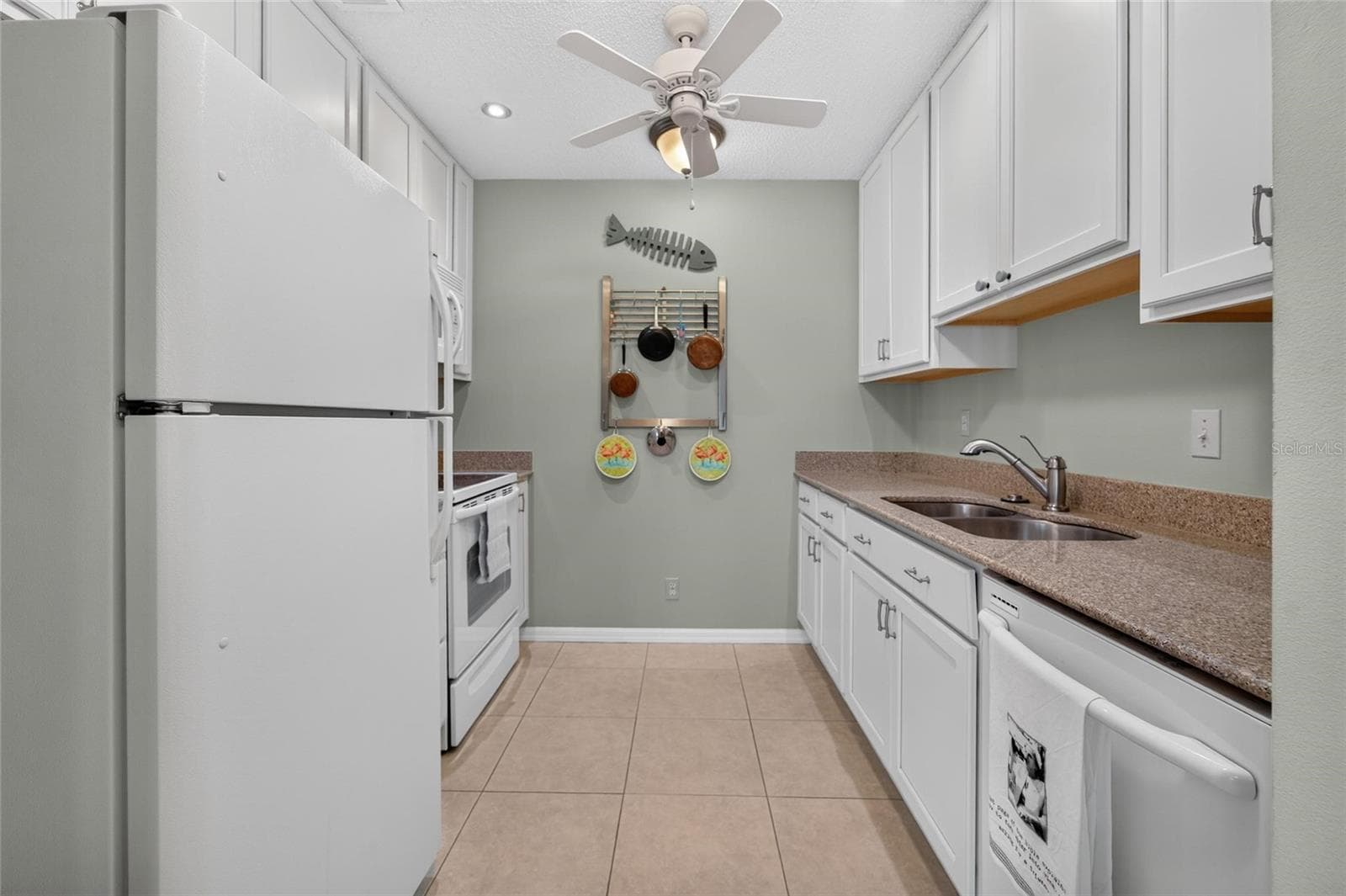 Condominium at 401 DE GRASSE PL #21, SUN CITY CENTER, photo 11 of 46