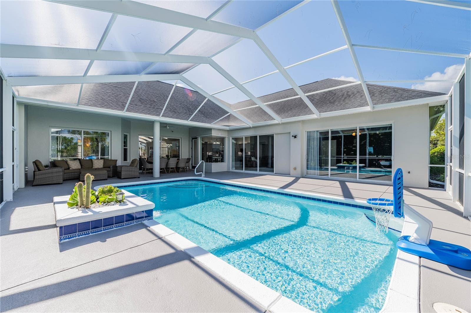 Single Family Residence at 1221 VISTA HILLS DR, LAKELAND, photo 2 of 50