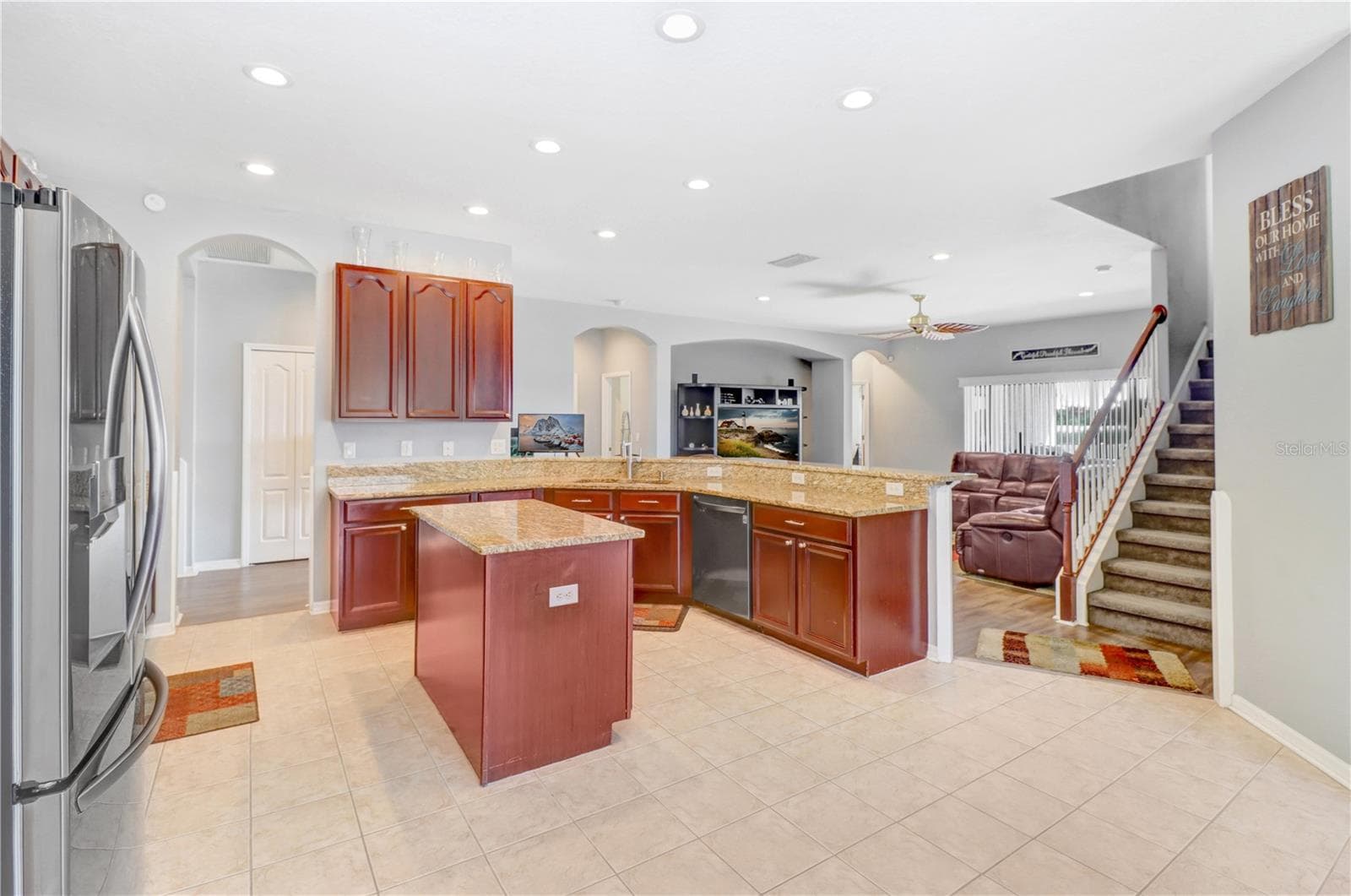 Single Family Residence at 433 YORK DALE DR, RUSKIN, photo 10 of 43