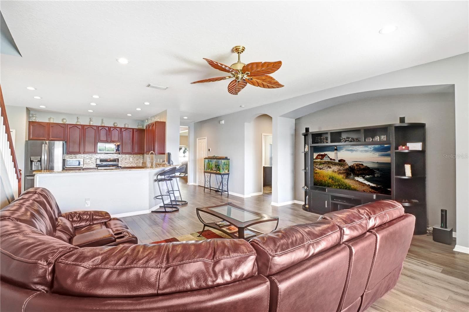 Single Family Residence at 433 YORK DALE DR, RUSKIN, photo 12 of 43