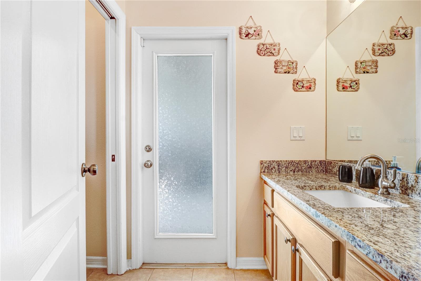In-Law Bathroom/ private entrance - 433 YORK DALE DR, RUSKIN