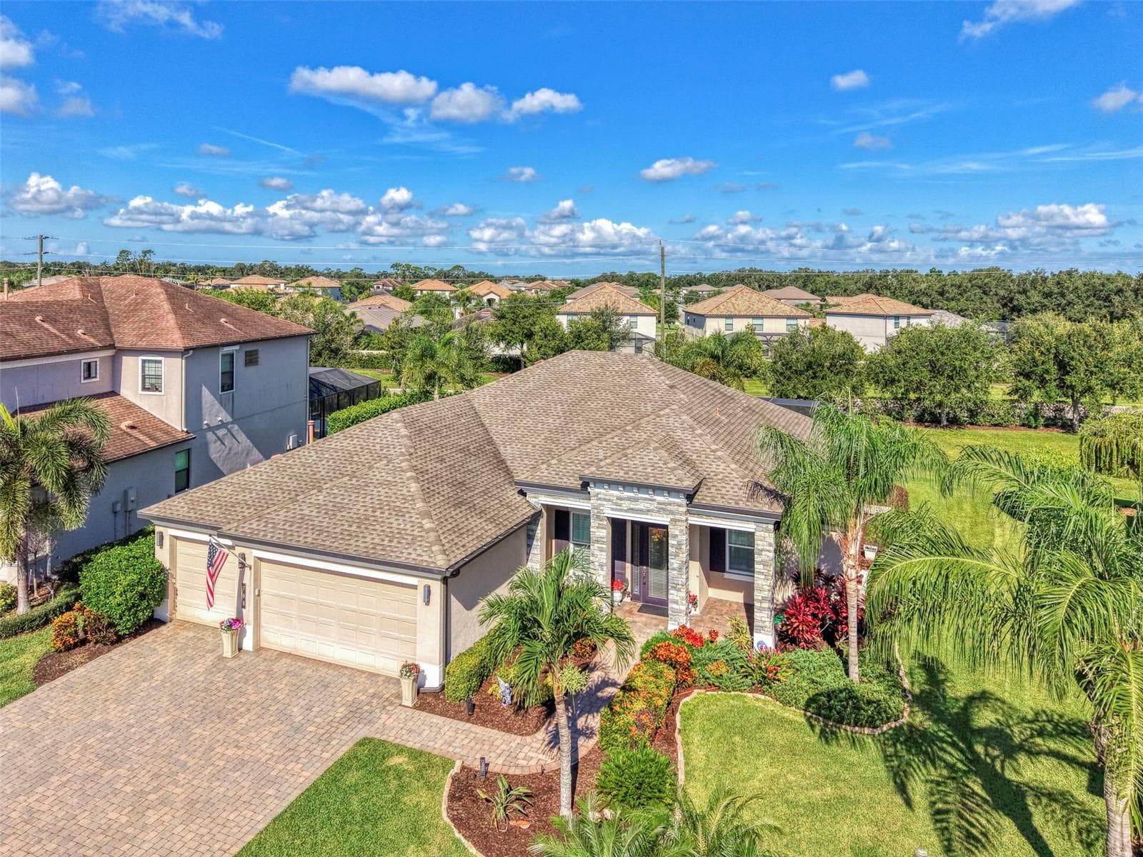 Single Family Residence at 708 ROSEMARY CIR, BRADENTON, photo 3 of 93