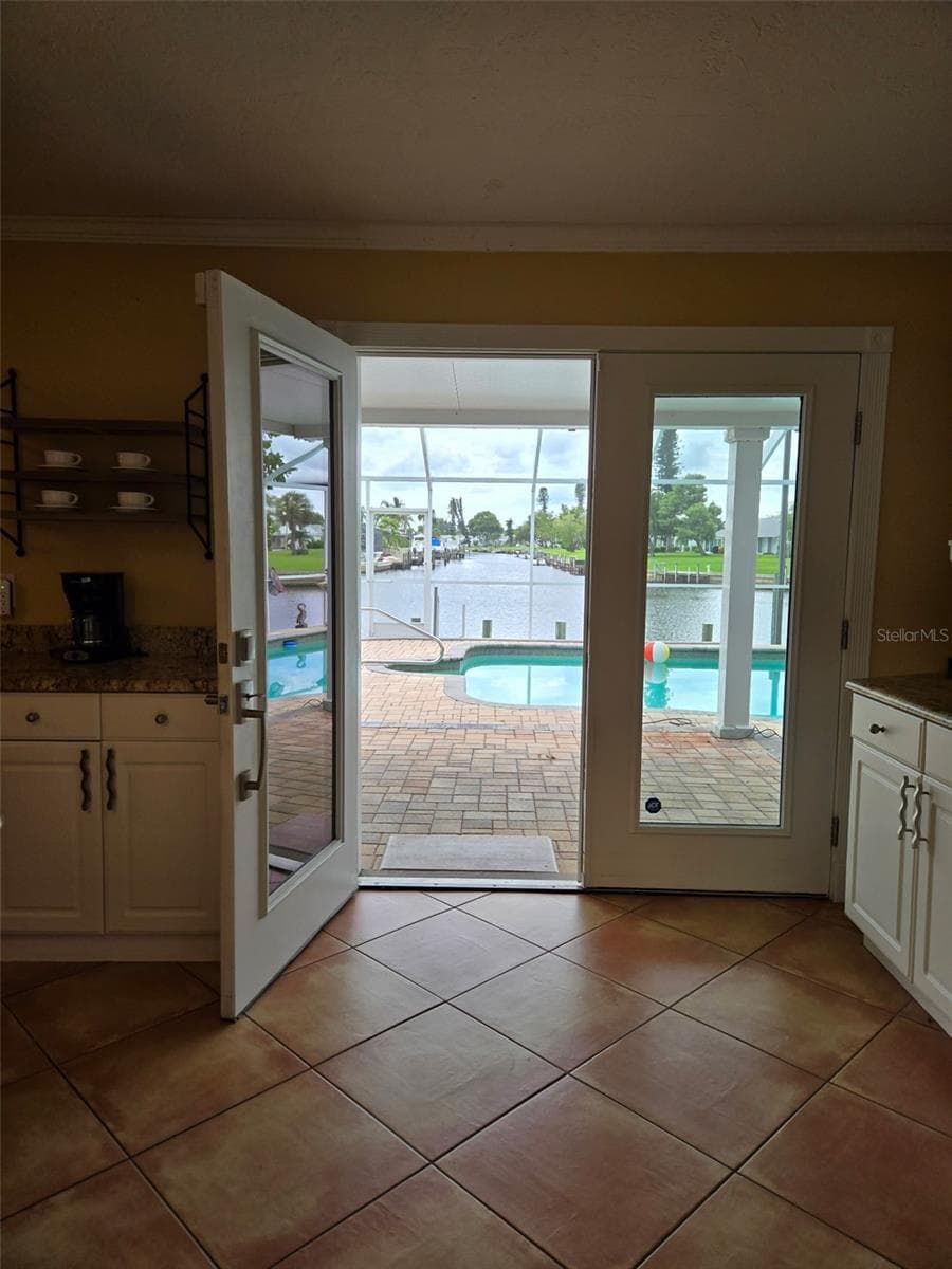Kitchen View - 9312 KINGSTON RD, BRADENTON