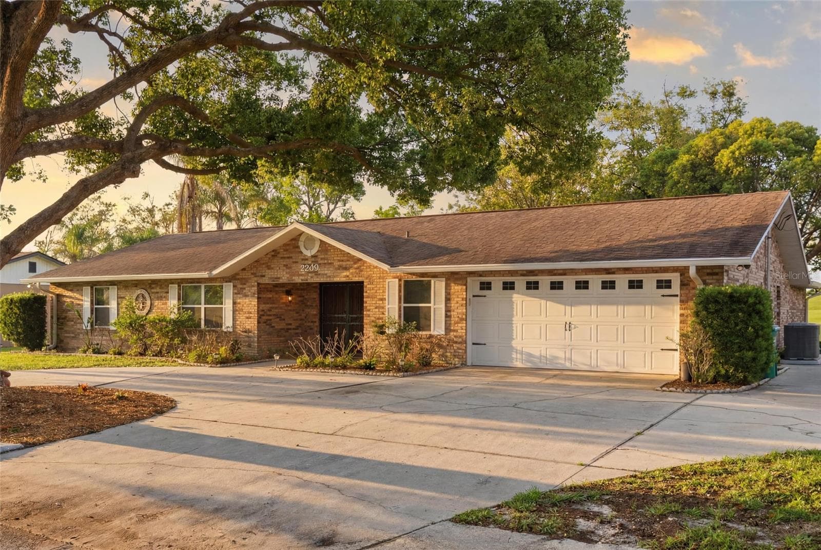 2249 E UNION CIR