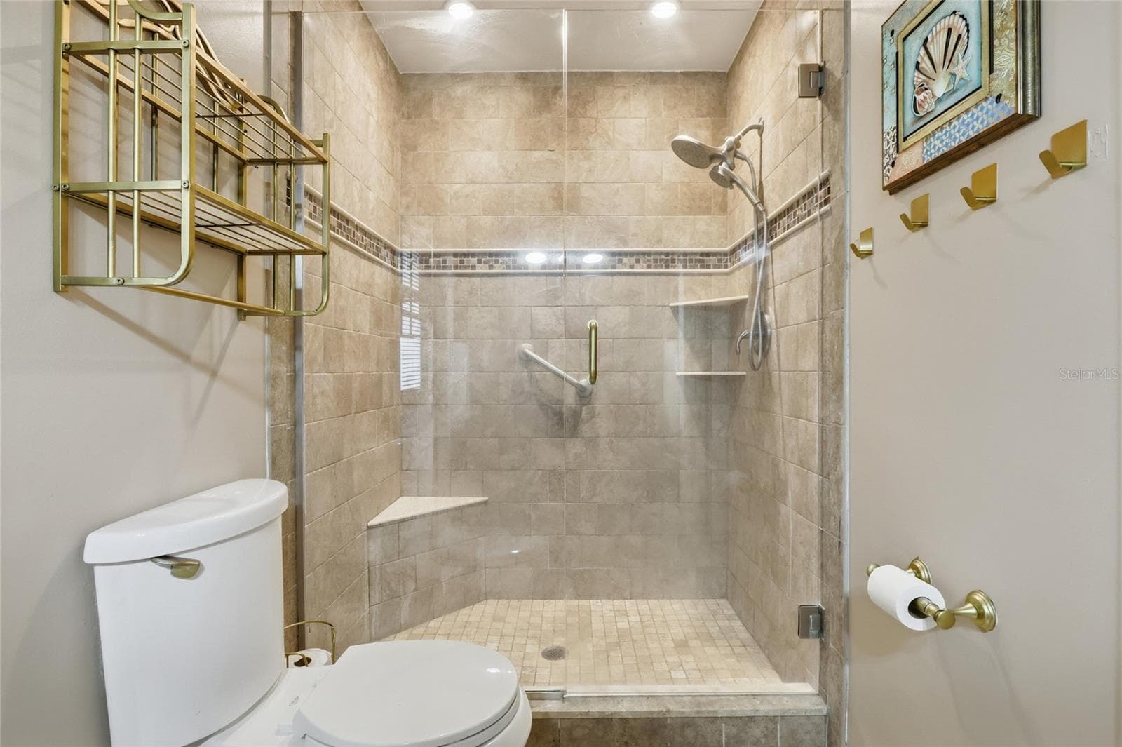 Primary bathroom - 2249 E UNION CIR, DELTONA