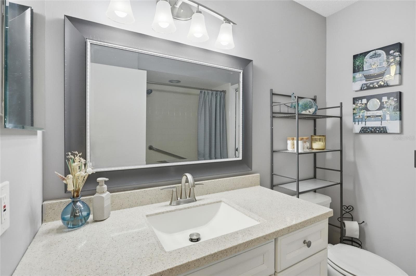 Guest Bathroom - 2249 E UNION CIR, DELTONA