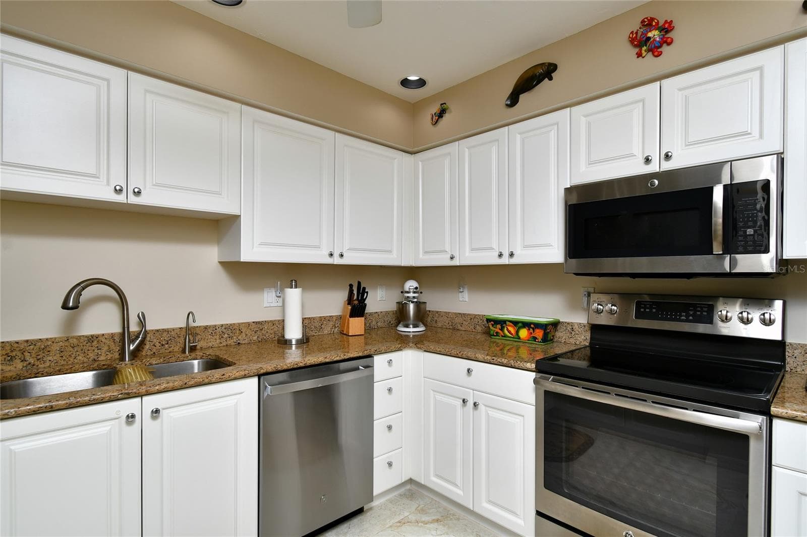 Condominium at 2060 MATECUMBE KEY RD #2402, PUNTA GORDA, photo 7 of 38
