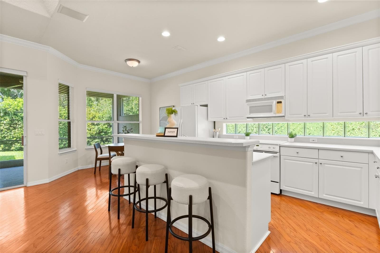 Single Family Residence at 388 SOTHEBY WAY, DEBARY, photo 9 of 43