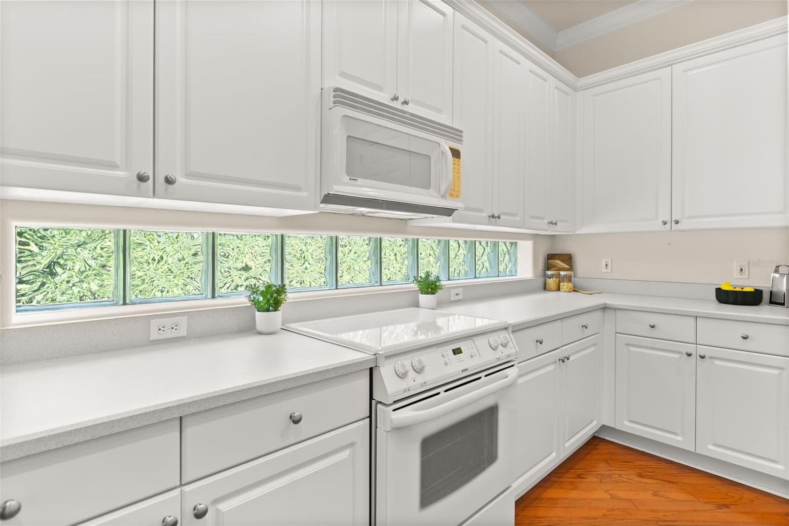 Single Family Residence at 388 SOTHEBY WAY, DEBARY, photo 11 of 43