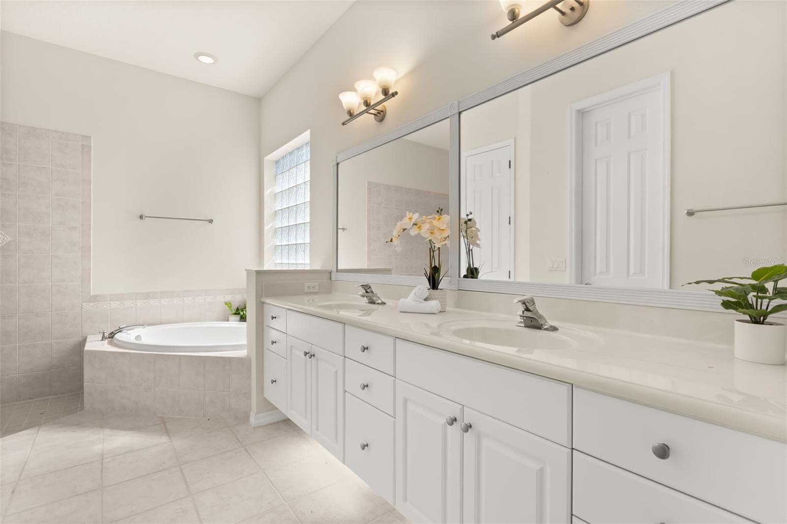 Single Family Residence at 388 SOTHEBY WAY, DEBARY, photo 18 of 43