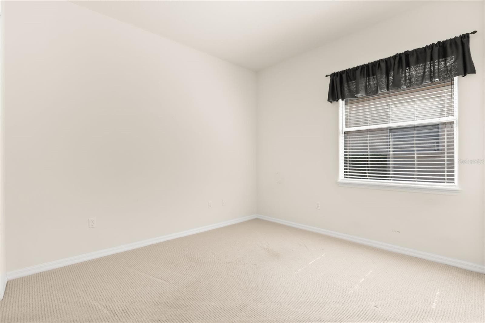 Single Family Residence at 388 SOTHEBY WAY, DEBARY, photo 27 of 43
