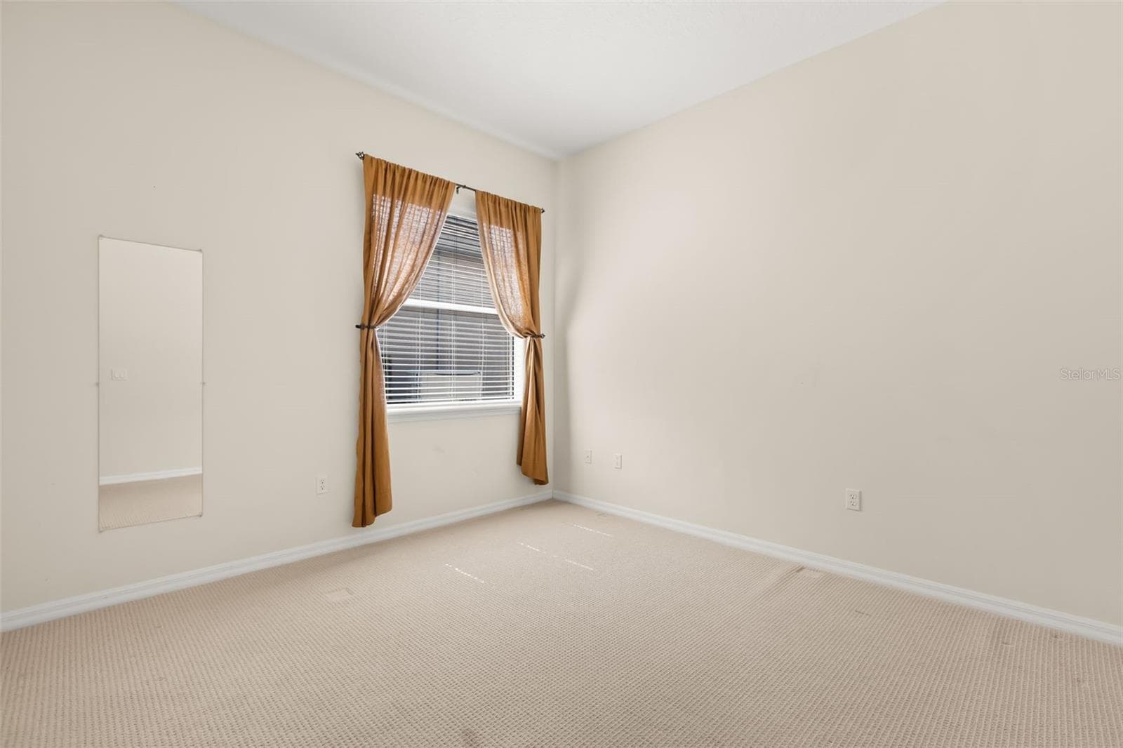 Single Family Residence at 388 SOTHEBY WAY, DEBARY, photo 29 of 43