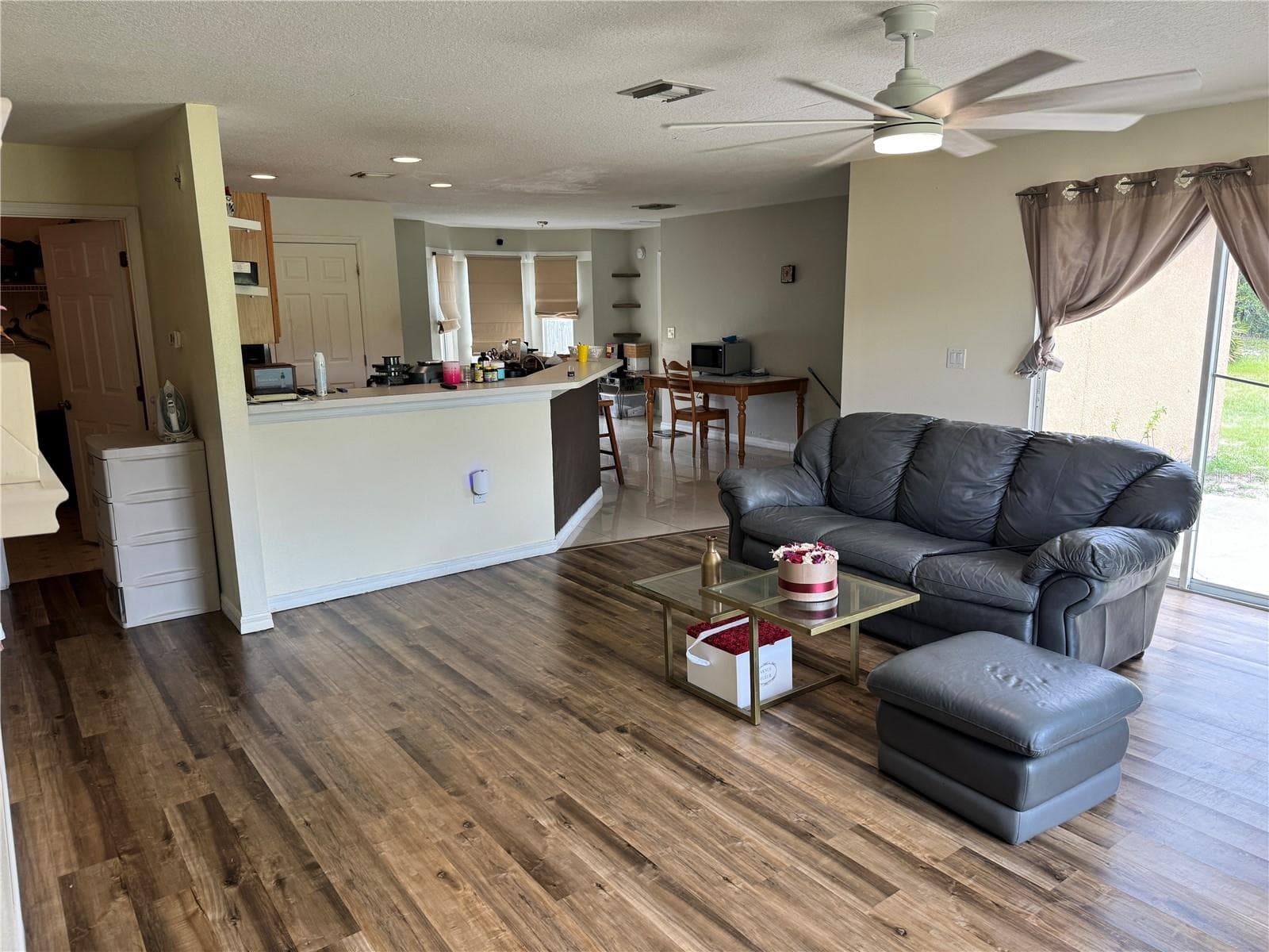 Single Family Residence at 609 KISSIMMEE LN, POINCIANA, photo 5 of 10