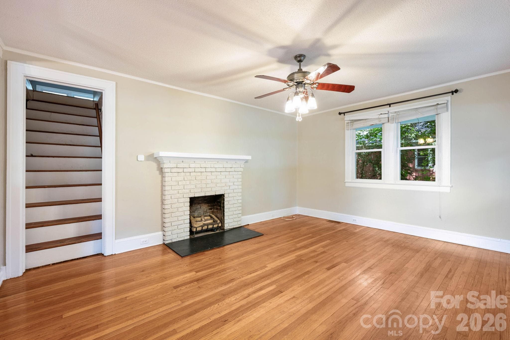 Single Family Residence at 441 8th Avenue Drive NW, Hickory, photo 4 of 45