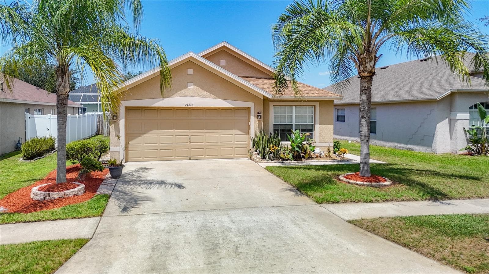 Single Family Residence at 24443 SUMMER WIND CT, LUTZ, photo 2 of 40