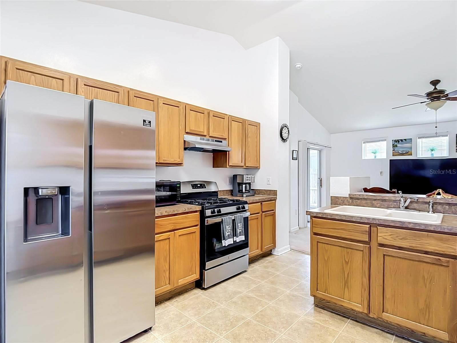 Single Family Residence at 24443 SUMMER WIND CT, LUTZ, photo 12 of 40