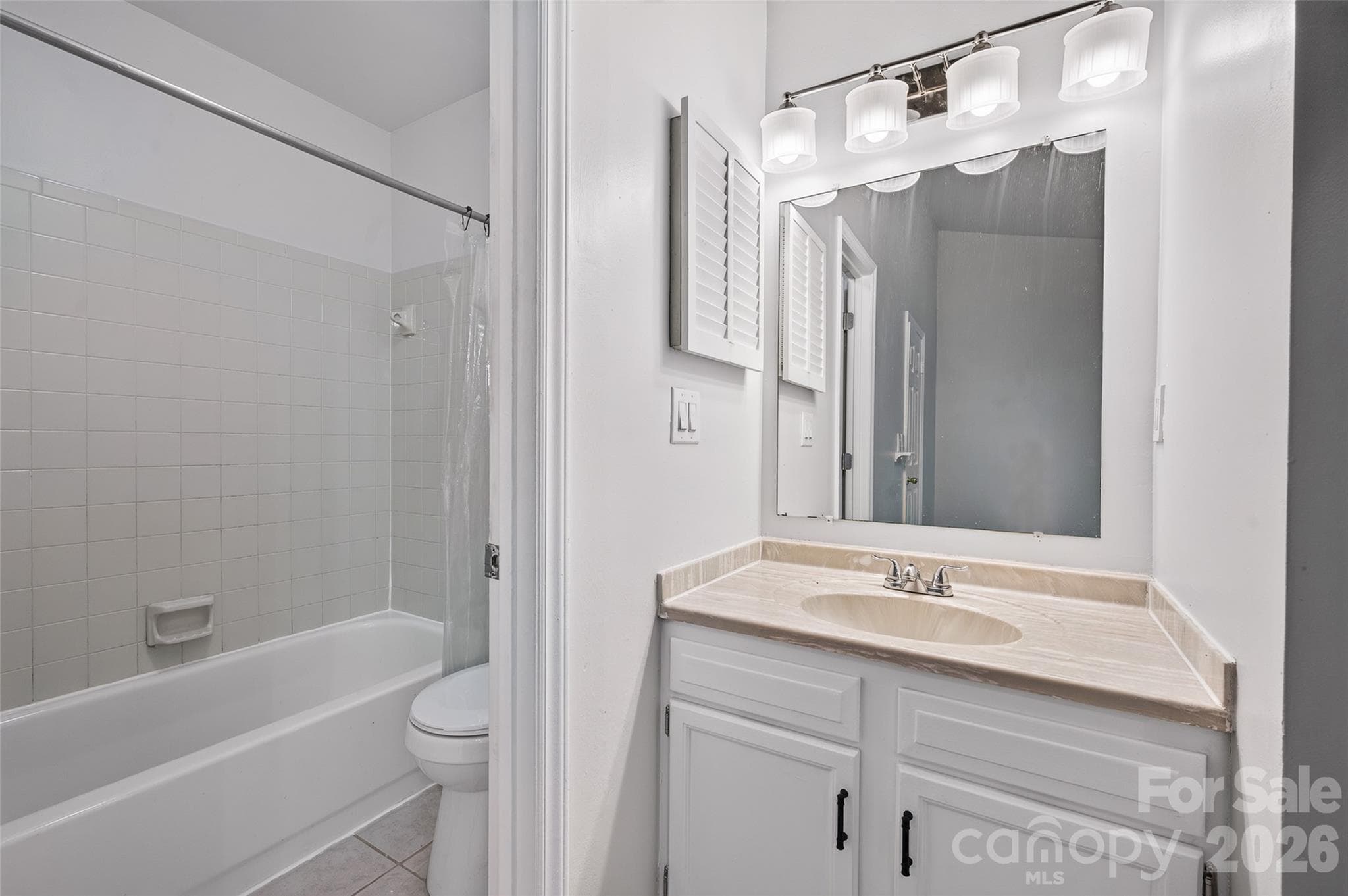 Condominium at 6216 Windsor Gate Lane, Charlotte, photo 29 of 34
