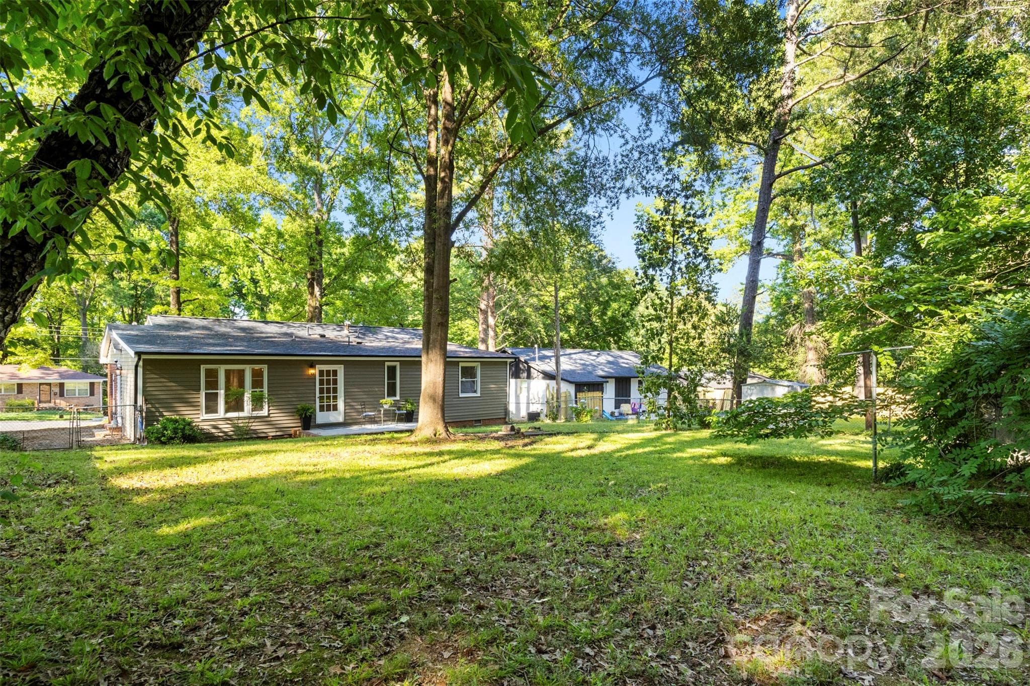 Single Family Residence at 3840 Colebrook Road, Charlotte, photo 35 of 42