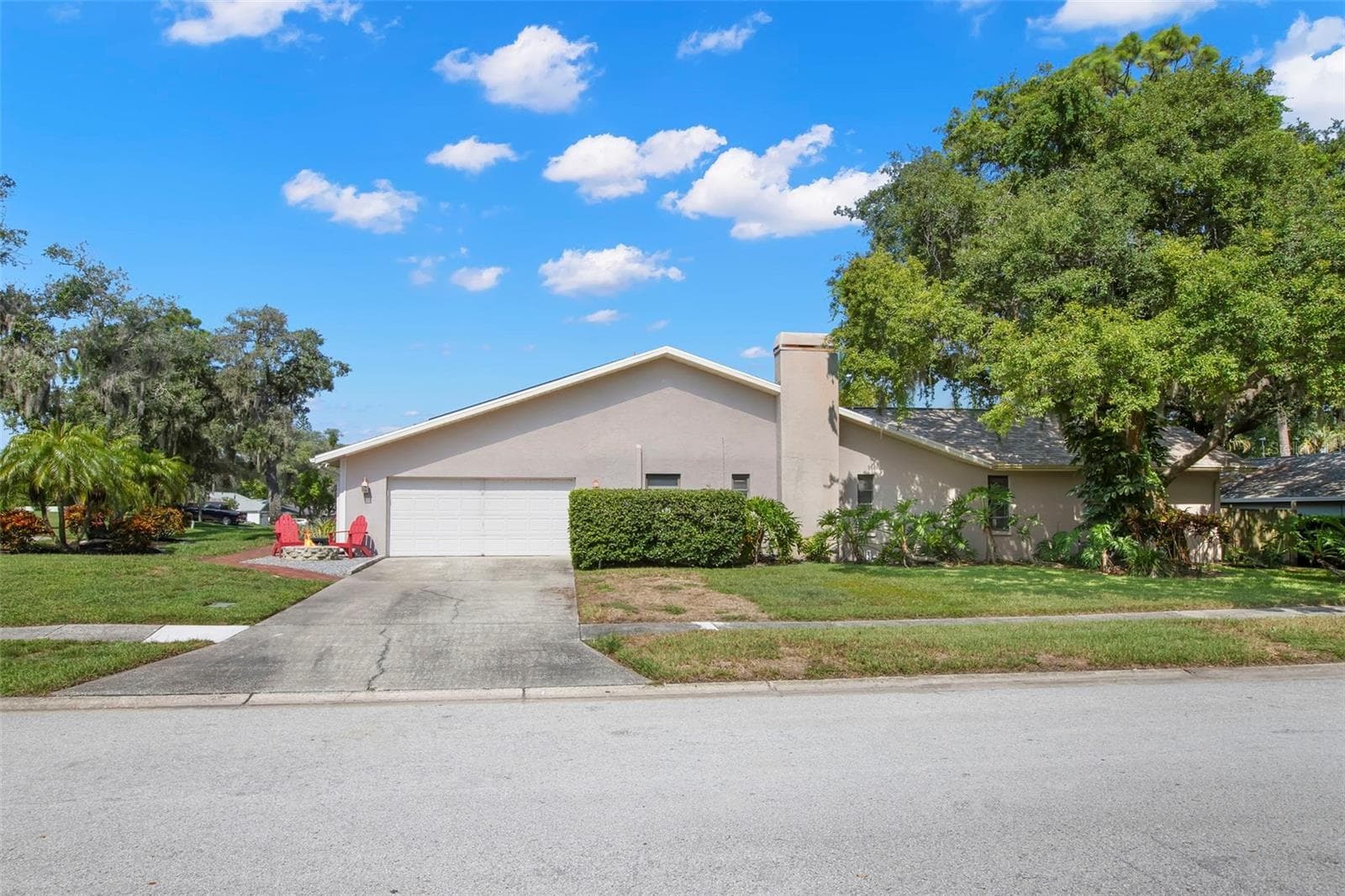Garage Side Entry - 1419 INDIAN TRL S, PALM HARBOR