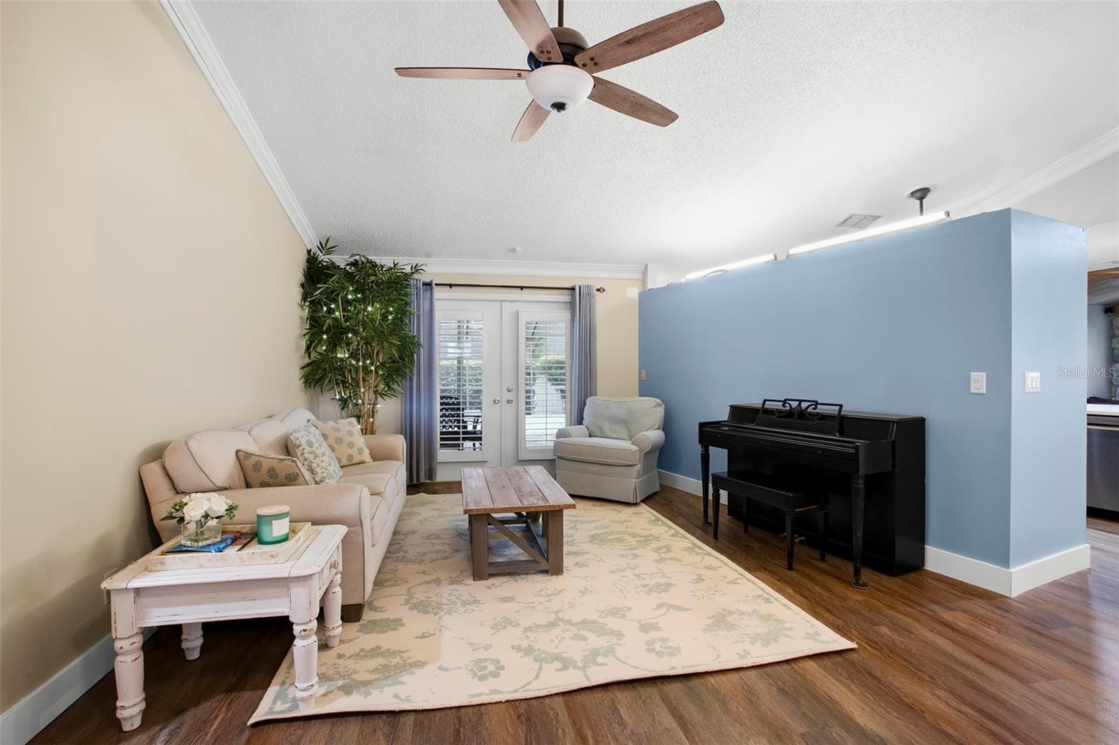 Living Room - 1419 INDIAN TRL S, PALM HARBOR