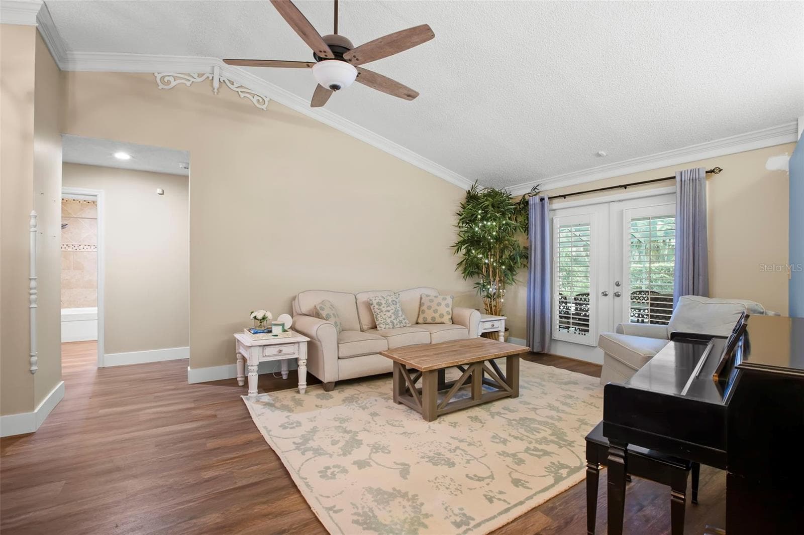 Living Room - 1419 INDIAN TRL S, PALM HARBOR