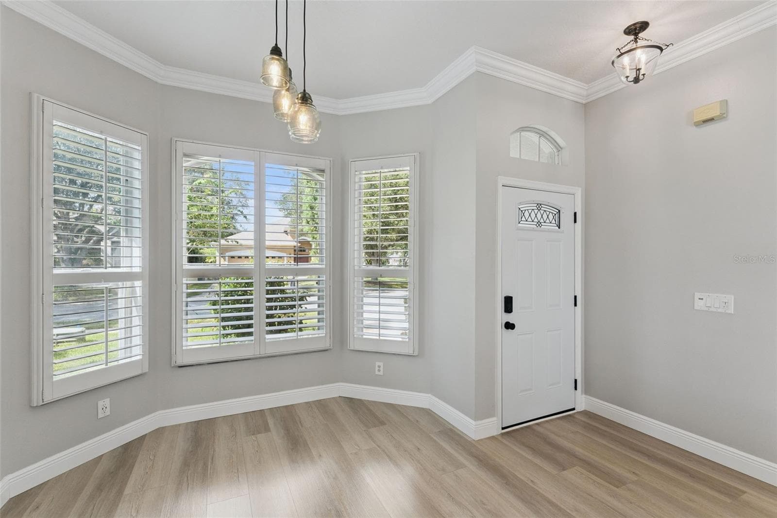 Kitchen nook.  Perfect for dinette or desk area! - 1206 CHESSINGTON CIR, LAKE MARY