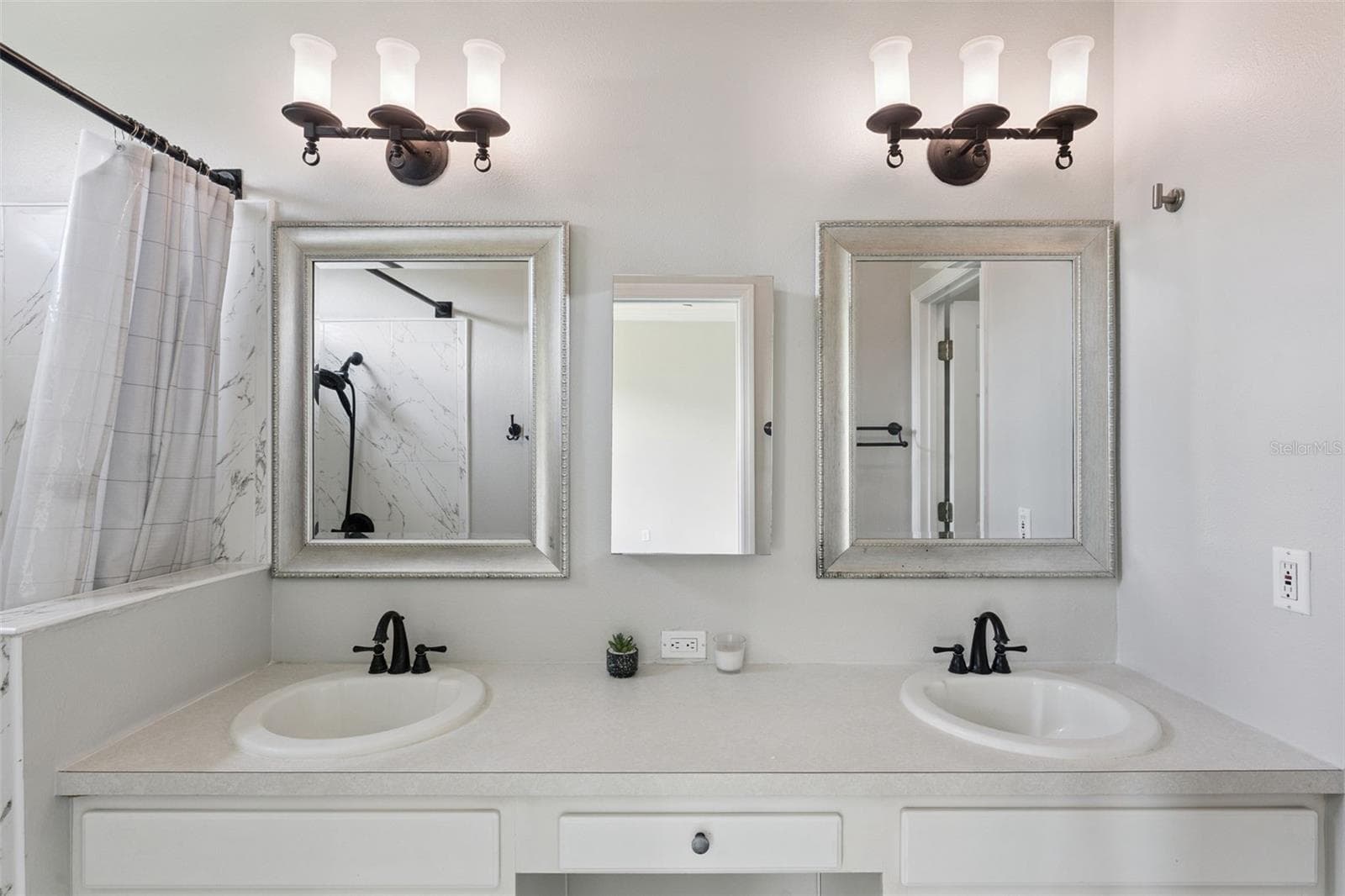 Primary Bathroom with double sinks - 1206 CHESSINGTON CIR, LAKE MARY