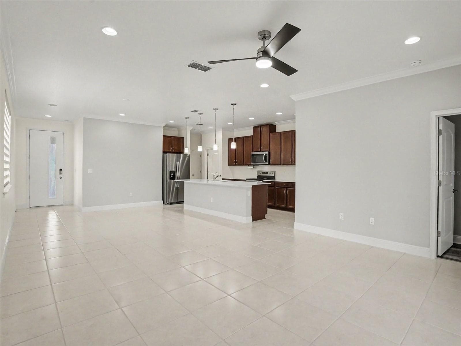 Single Family Residence at 3128 SONGBIRD CIR, HARMONY, photo 8 of 46