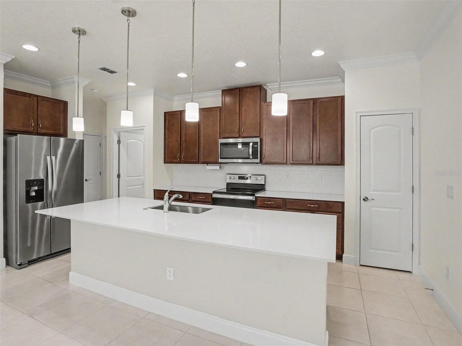 Single Family Residence at 3128 SONGBIRD CIR, HARMONY, photo 11 of 46