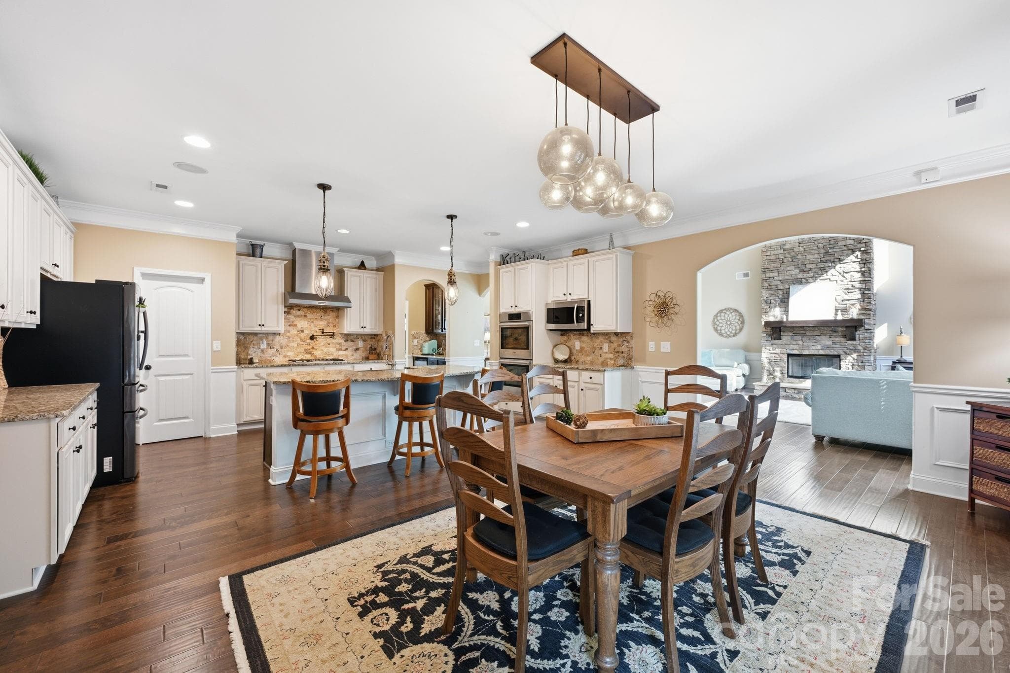 Casual Dining - 13410 Crystal Springs Drive, Huntersville