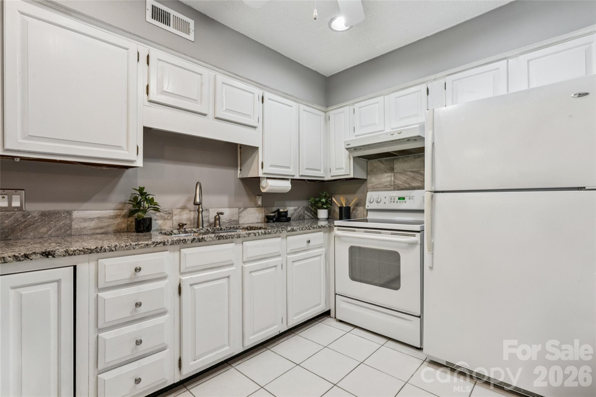 Condominium at 7407 Ashfield Court, Charlotte, photo 8 of 30