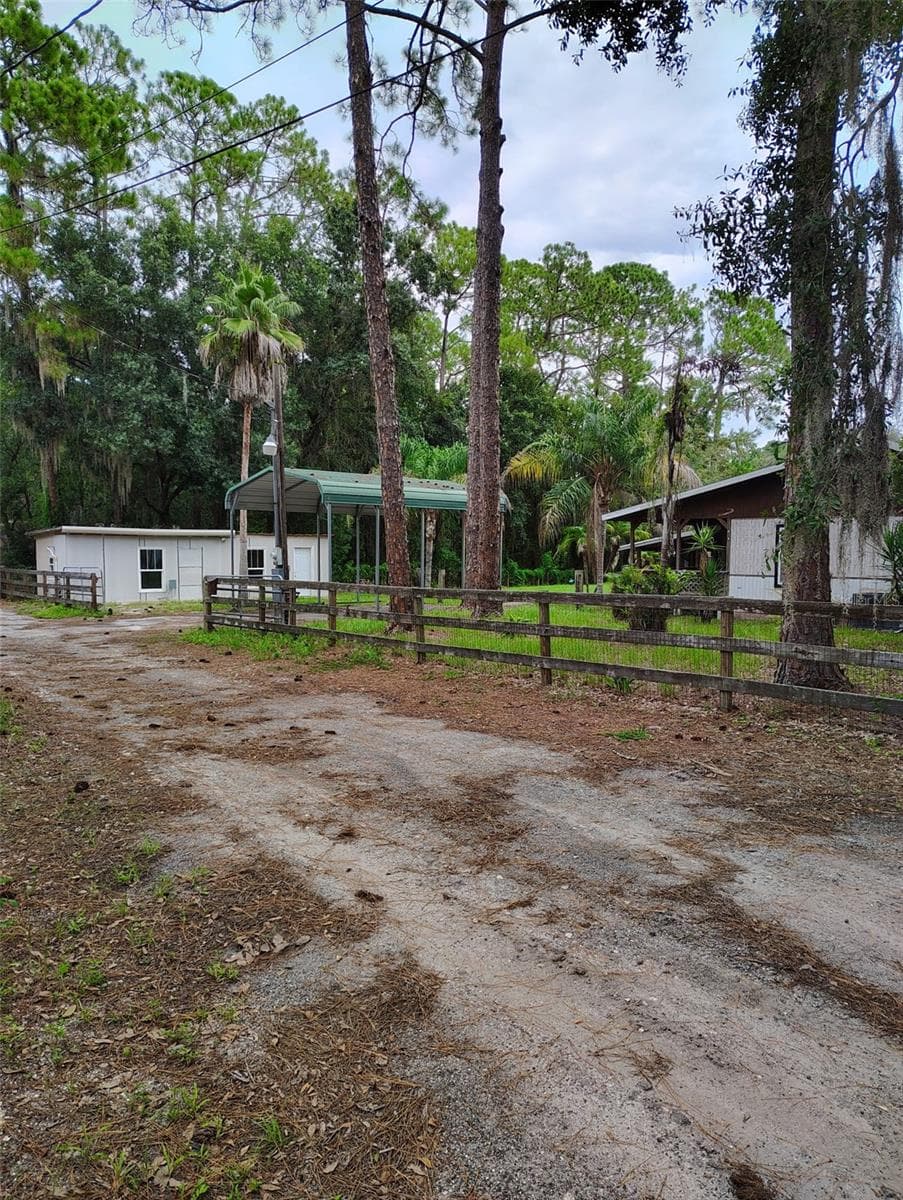 1741 BANANA RD