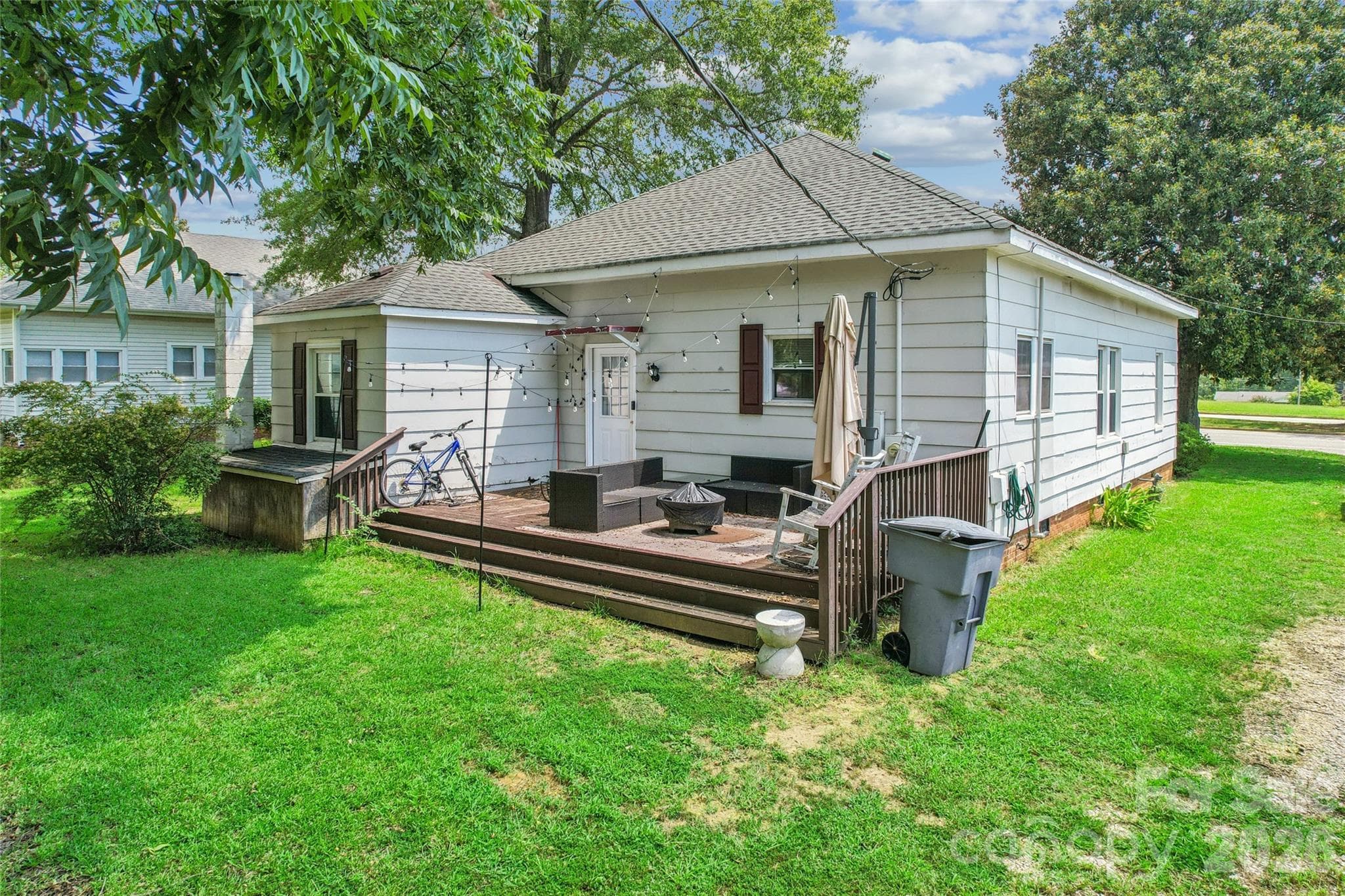 Single Family Residence at 706 S Main Street, Clover, photo 9 of 40