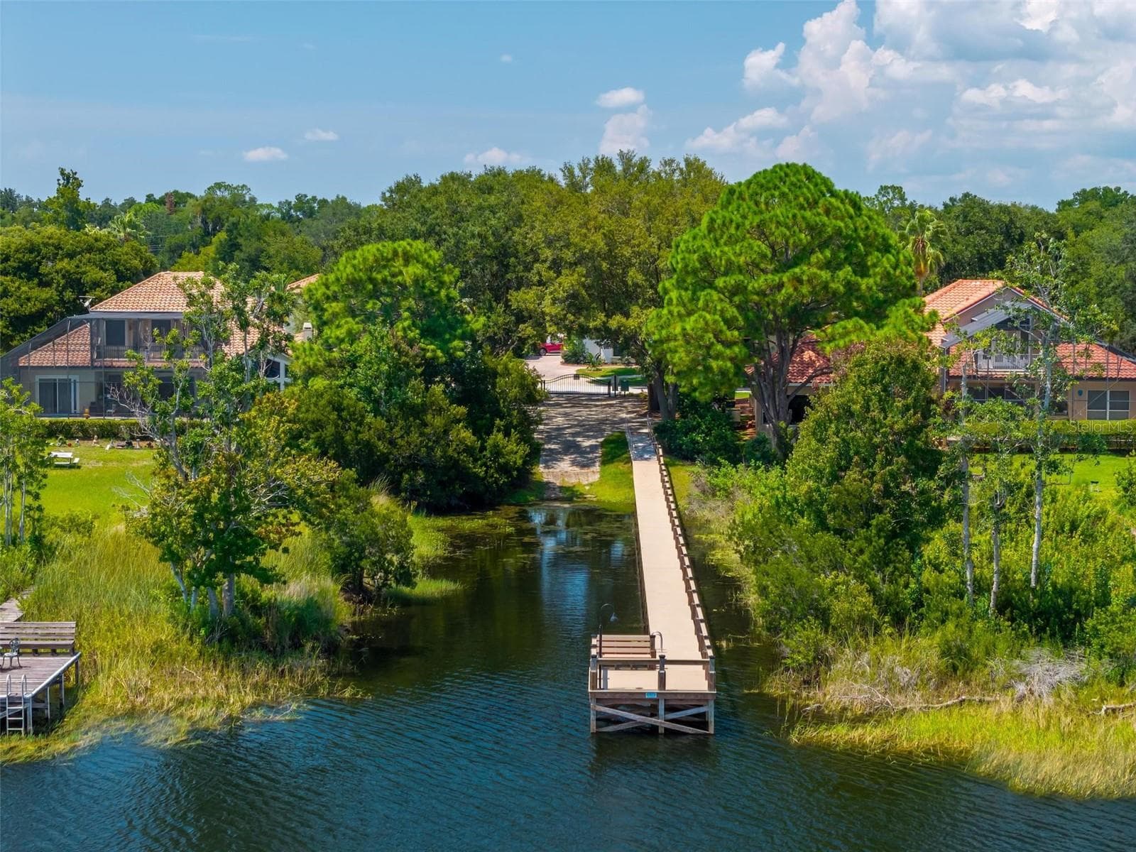 Single Family Residence at 1070 CEASARS CT, MOUNT DORA, photo 2 of 100