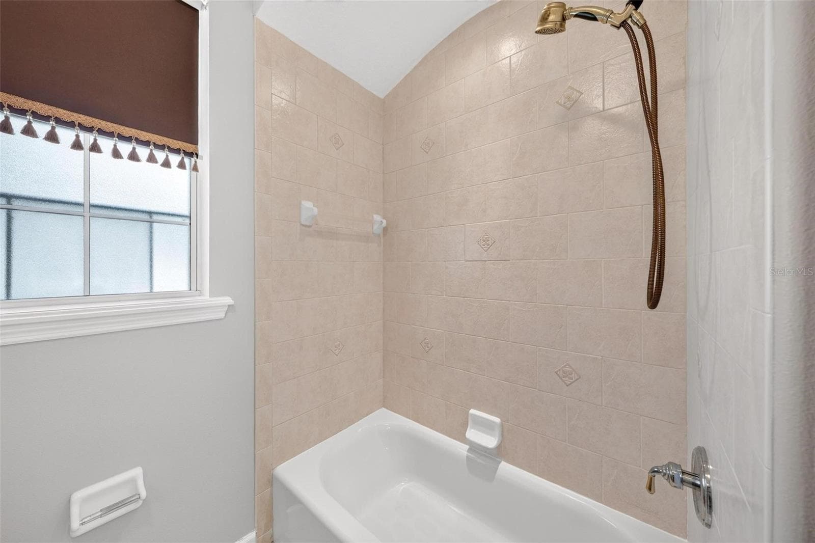 Single Family Residence at 1070 CEASARS CT, MOUNT DORA, photo 30 of 100