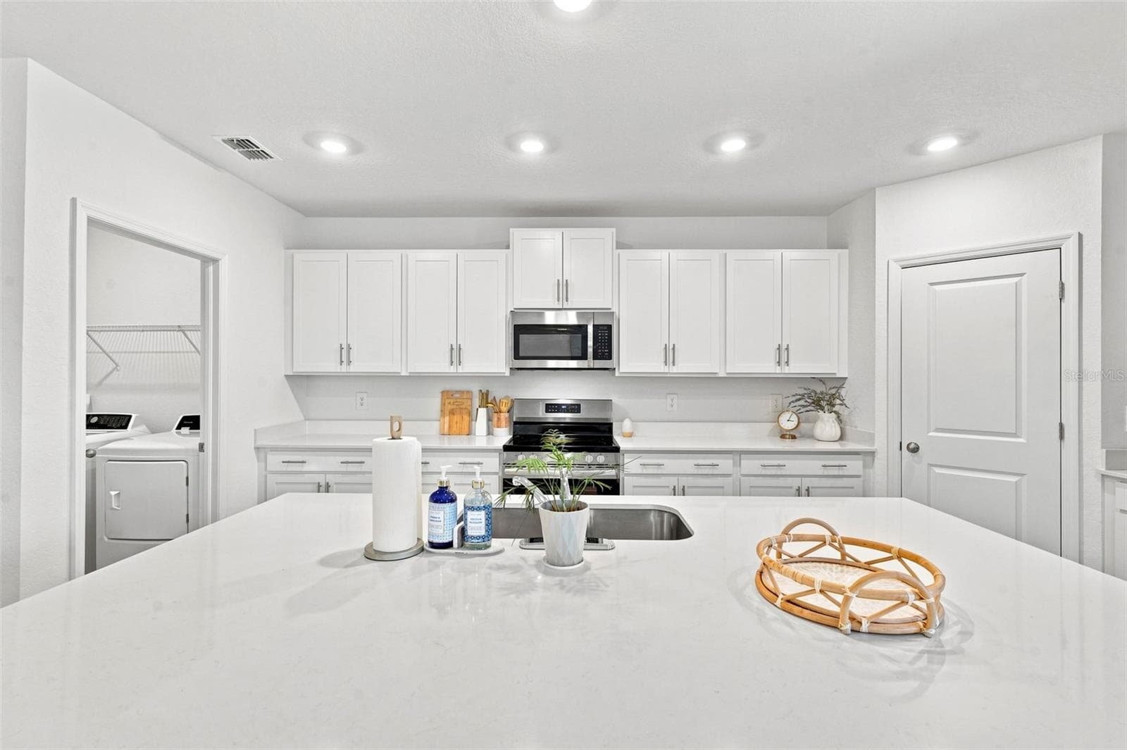 Single Family Residence at 13969 LILAC SKY TER, BRADENTON, photo 9 of 69